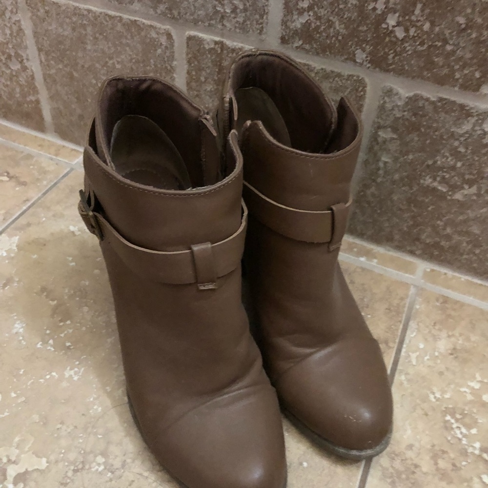 Ankle booties